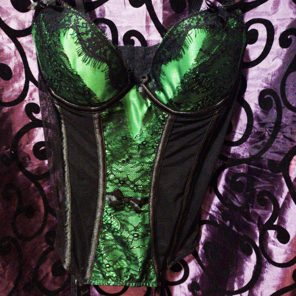 Poison Green Aphrodite Merrywidow